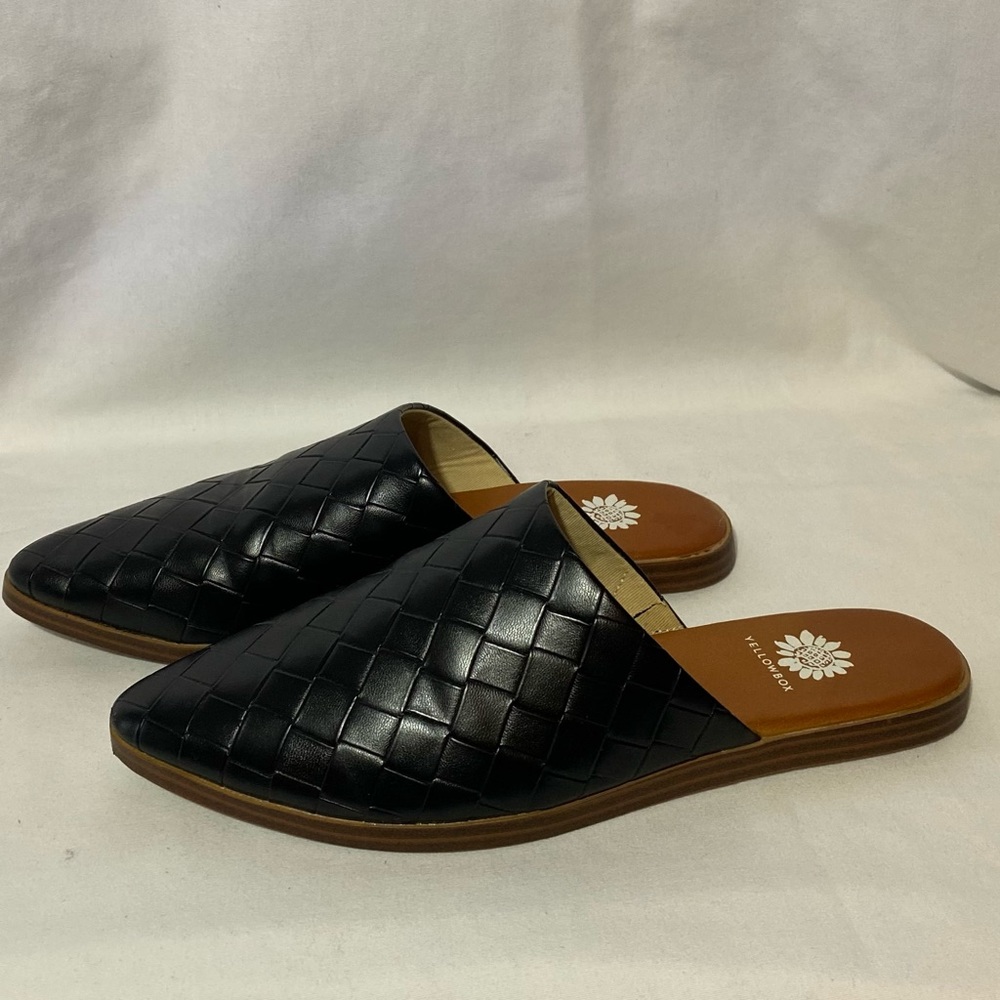 Yellow Box Niabee Black Mule Women Size 8